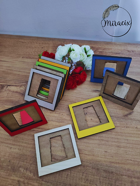 Toptan 10 Adet Renkli Mini Ahşap Fotoğraf Çerçevesi – Bebek, Sevgili ve Anı Dekoratif Set
