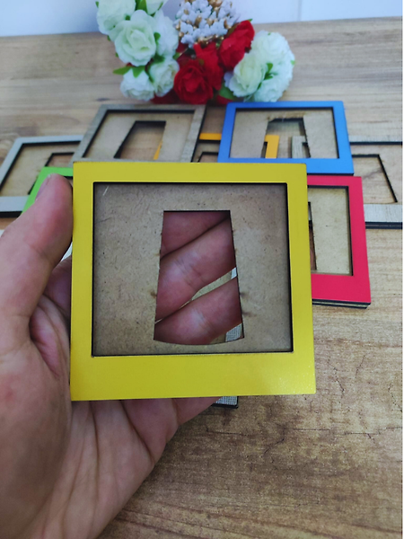 Toptan 10 Adet Renkli Mini Ahşap Fotoğraf Çerçevesi – Bebek, Sevgili ve Anı Dekoratif Set 10 Paket