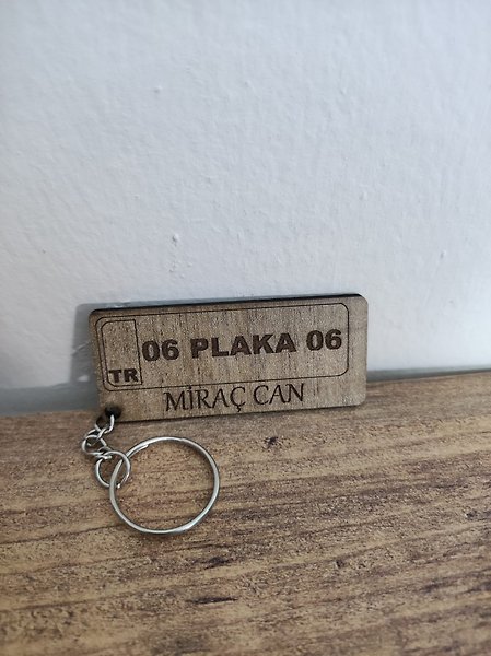 Ahşap Plaka ve İsim Yazılı Anahtarlık Kişiye Özel Kazıma Kahverengi-1 Adet