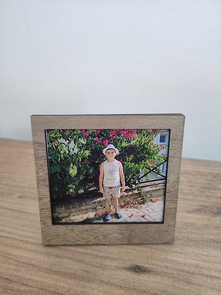 Miracix MRCFTRM98 2'Li Ahşap (FOTOĞRAF DAHİL) Polaroid Mini Fotoğraf Çerçevesi - 9x9cm Desenli Açık Kahverengi-1 Adet